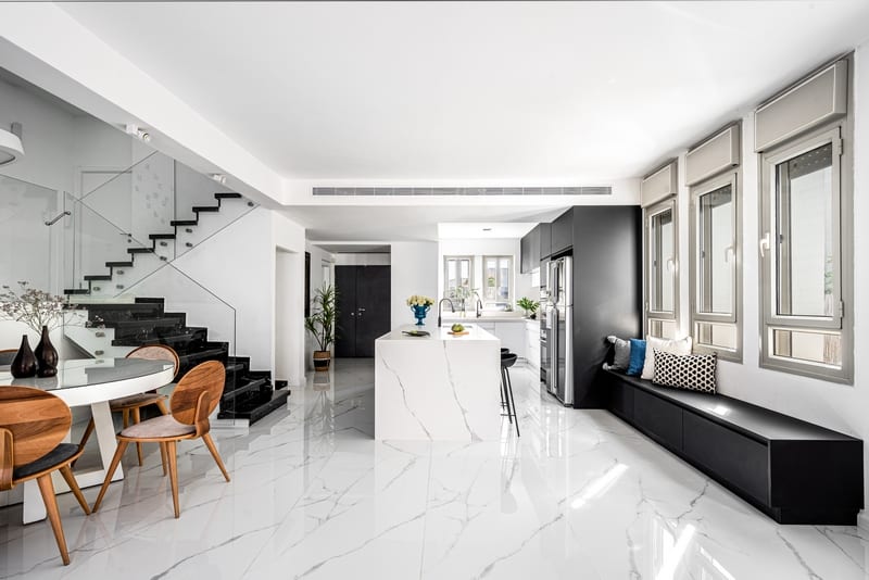 אי מטבח לבן, פינת אוכל