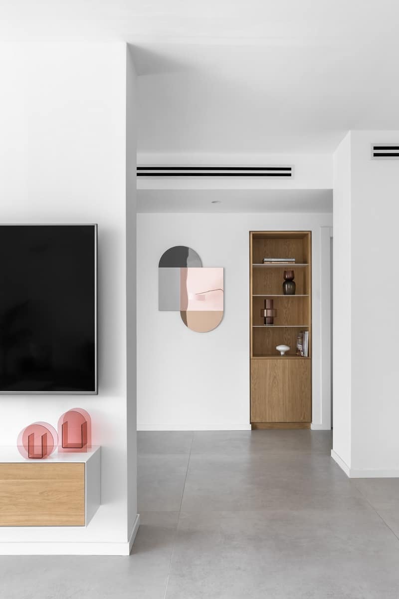 מראה במסדרון