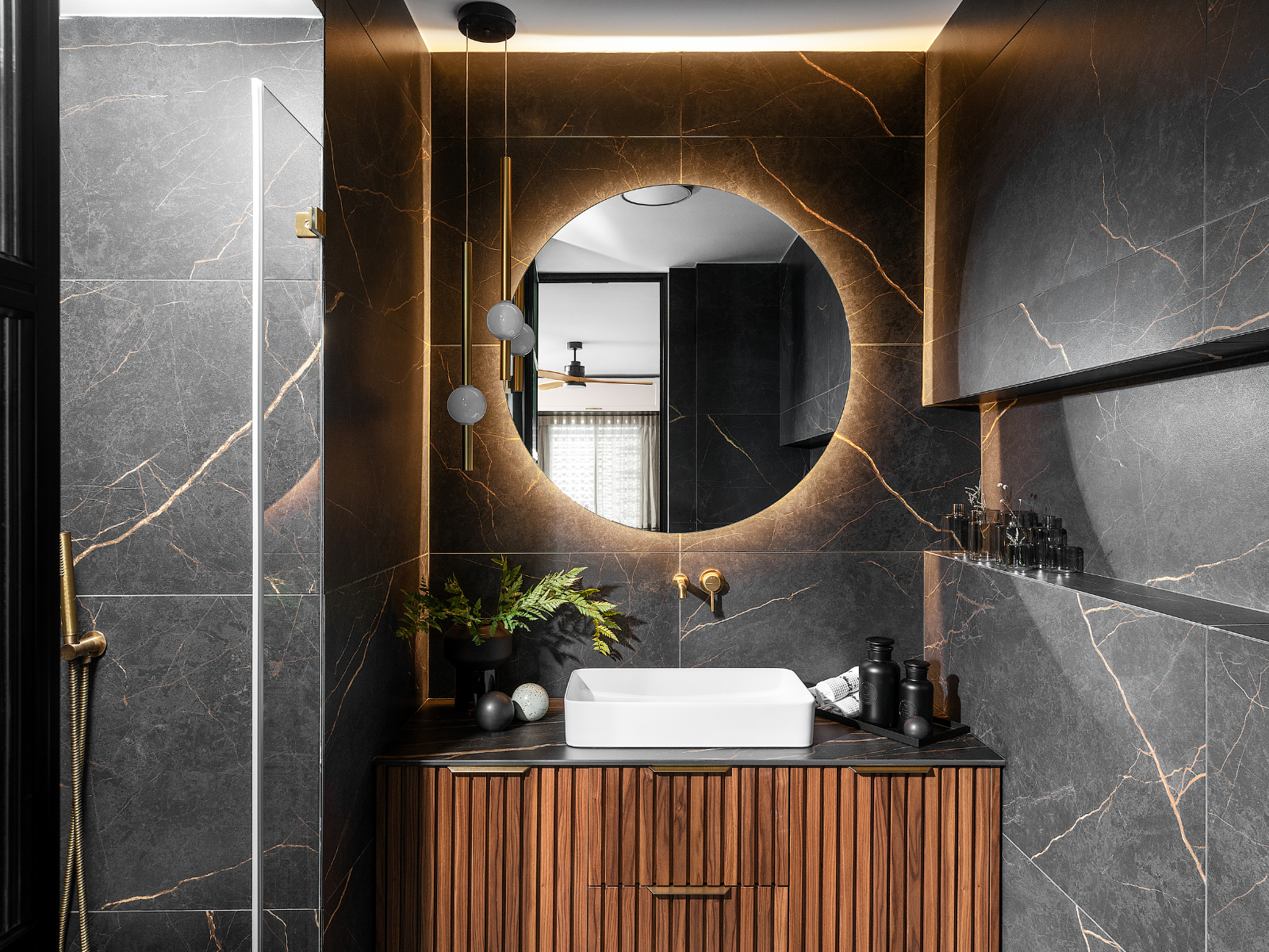 חדר הרחצה ביחידת ההורים