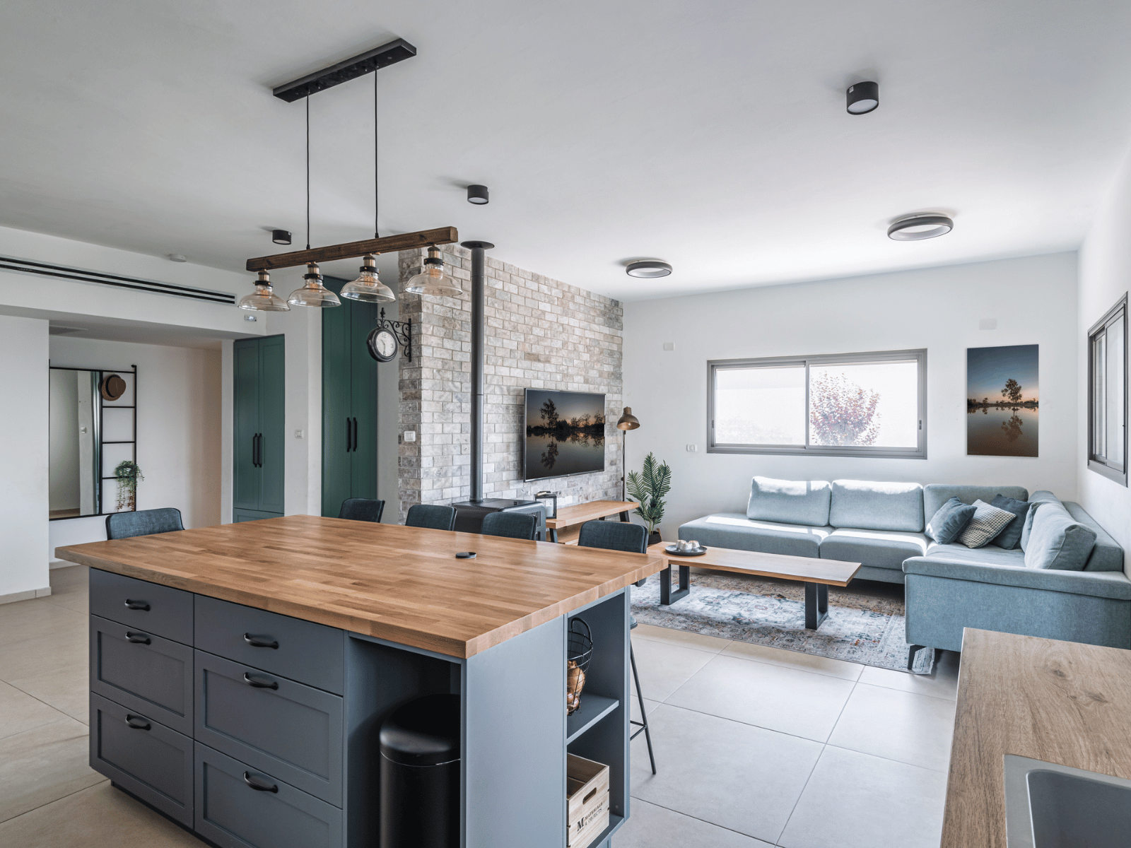 עיצוב מאז ולתמיד – מבט לעתיד עם המעצבת מור ורד באולם התצוגה של רגבה