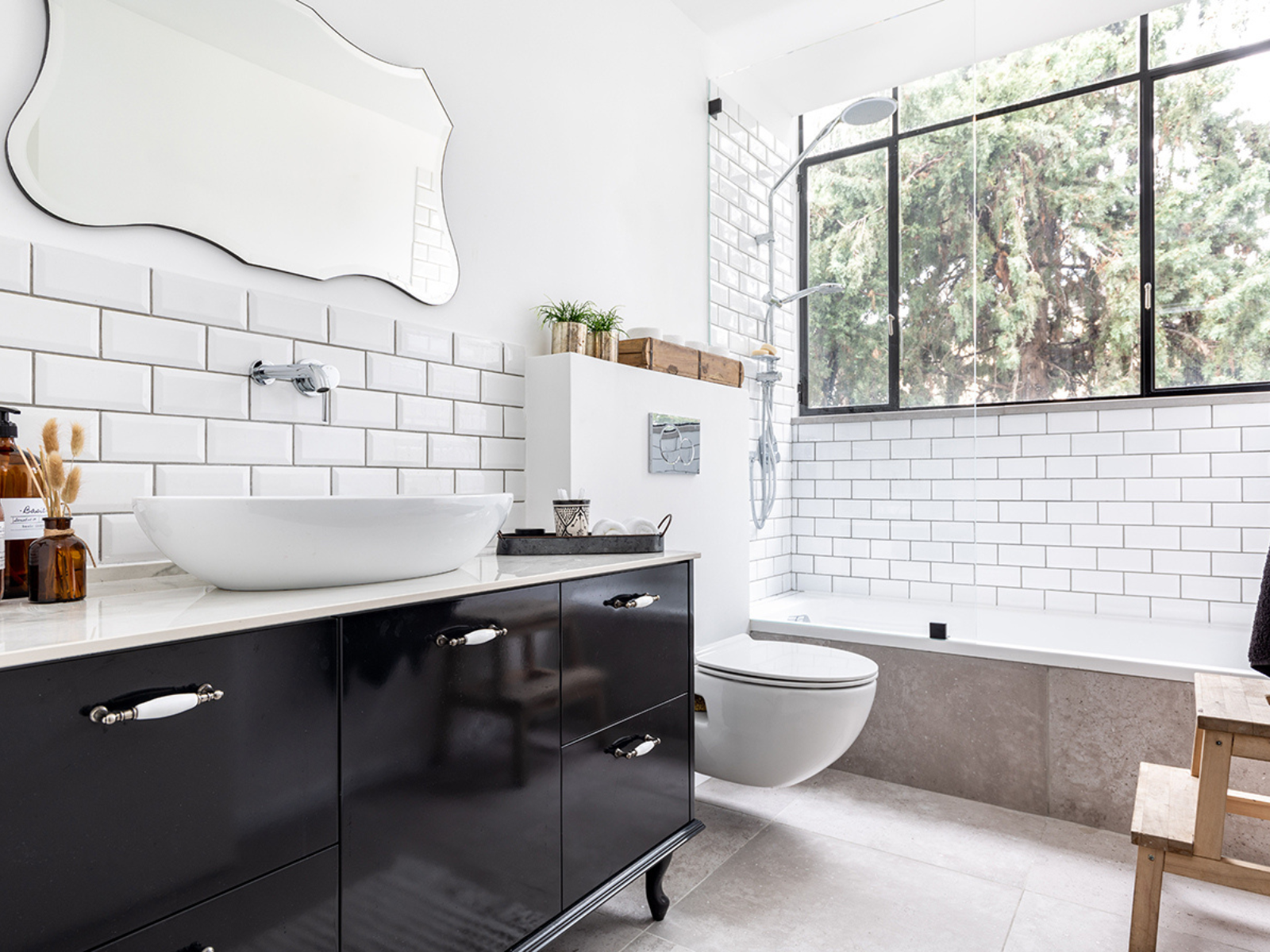 ארונית שחורה