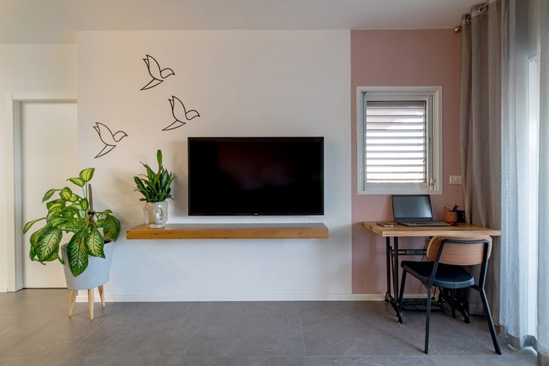 פינת עבודה בסלון