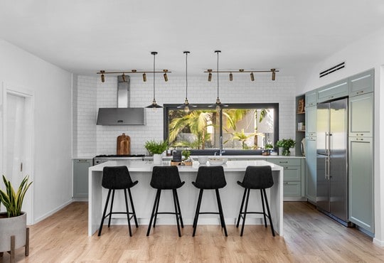 להתאהב כל יום מחדש: הצצה לווילה חלומית באזור המרכז שגרמה לנו להחסיר פעימה