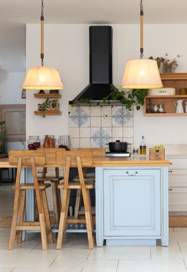 לקט כפרי: עיצוב בית פרטי חם והרמוני למשפחה במושב