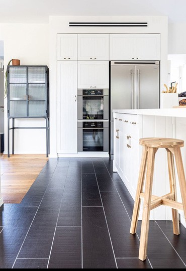 לא מפחדים: רצפה שחורה? ועוד איך