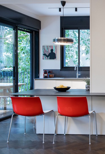 מנגינה חדשה: תכנון מחודש לדירת תמ"א בצפון תל אביב