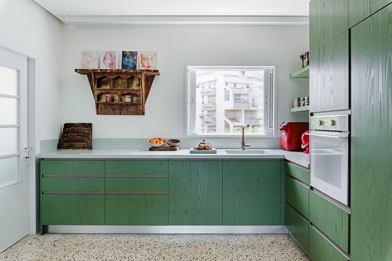 המטבח בדירה שתכננה אסתי דינור