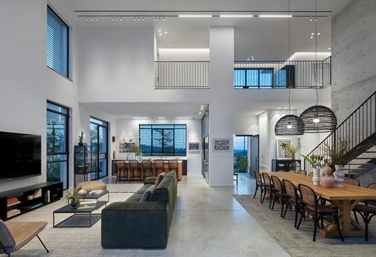 חיבור מושלם בין הבית לעולם: סגנון הבאוהאוס האהוב זוכה לפרשנות חדשה