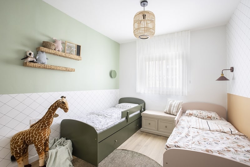 חדר לבן ובת