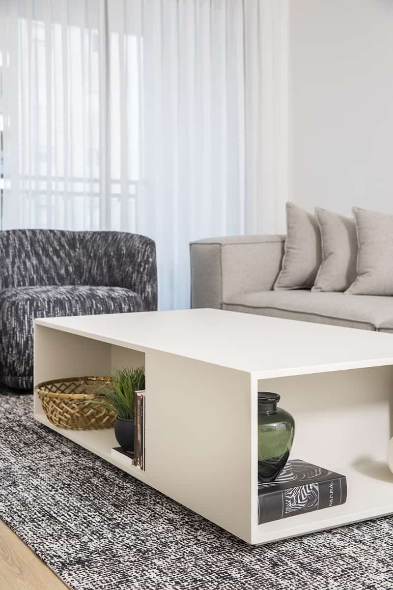 שולחן קפה בסלון