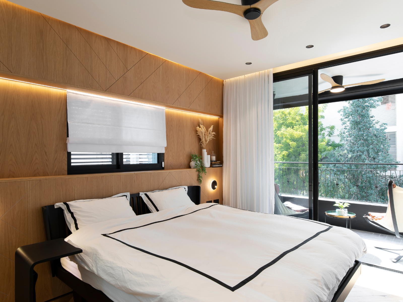 חדר בשינה עוצב כמו סוויטה בבית מלון