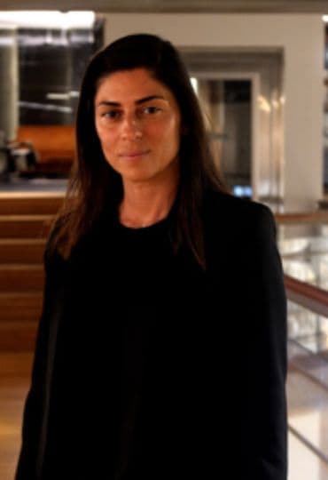 איך באמצעות חומרים אפשר לגבש סגנון עיצוב? שיחה עם המעצבת מלי אלבז באולם הקונספט של נגב