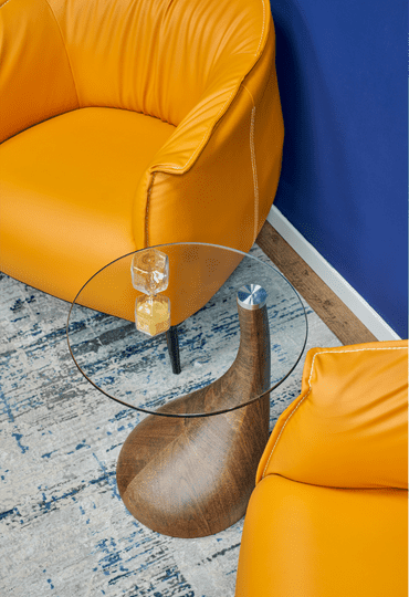 בגווני כחול עמוק: העיצוב הזה הפך את משרד עורכי הדין ליוקרתי ואלגנטי