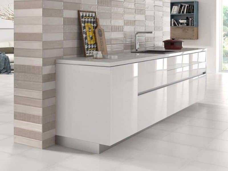 אריחי קיר במטבח