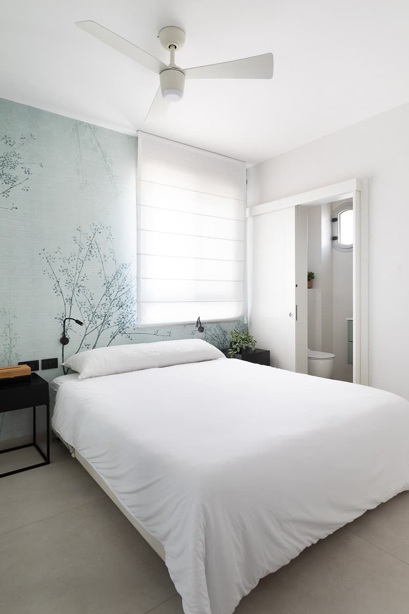 חדר שינה לבני זוג בסגנון מודרני מרגיע