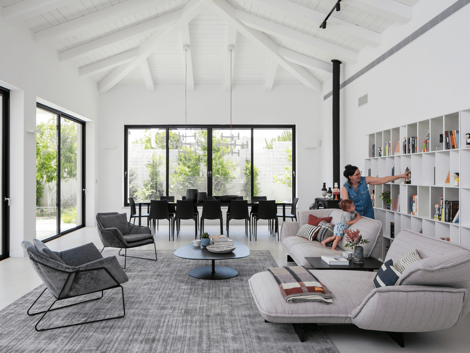 ספרייה דקורטיבית לסלון