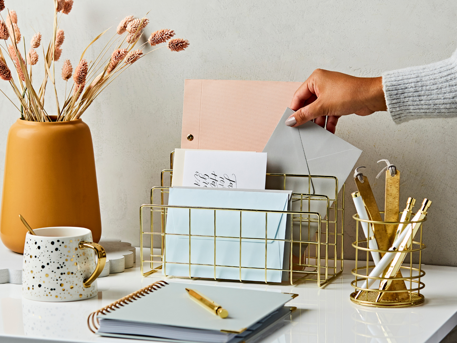 ארגוניות לפינת העבודה