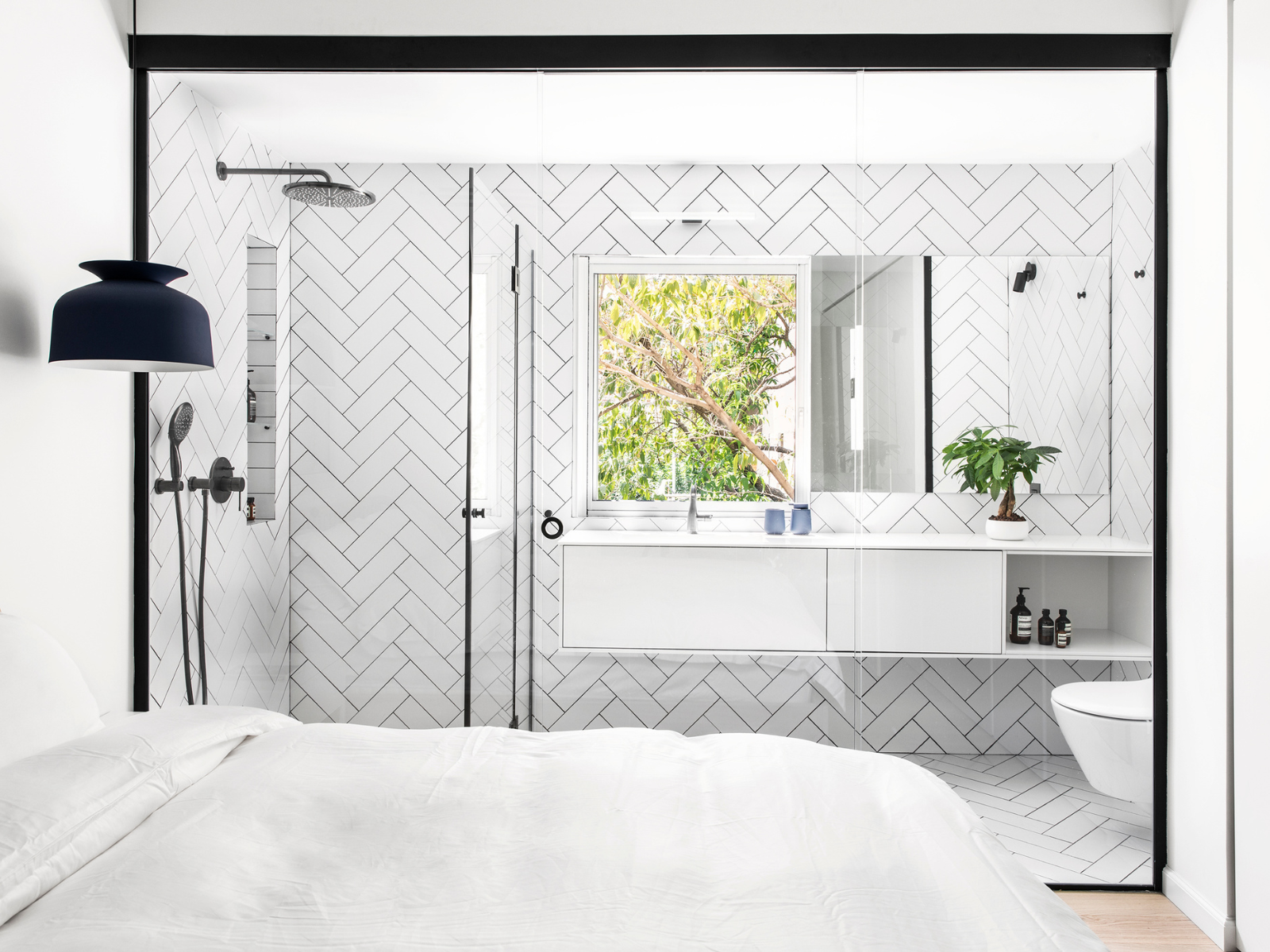 חלל אחד של שינה ורחצה פתוח ומפנק