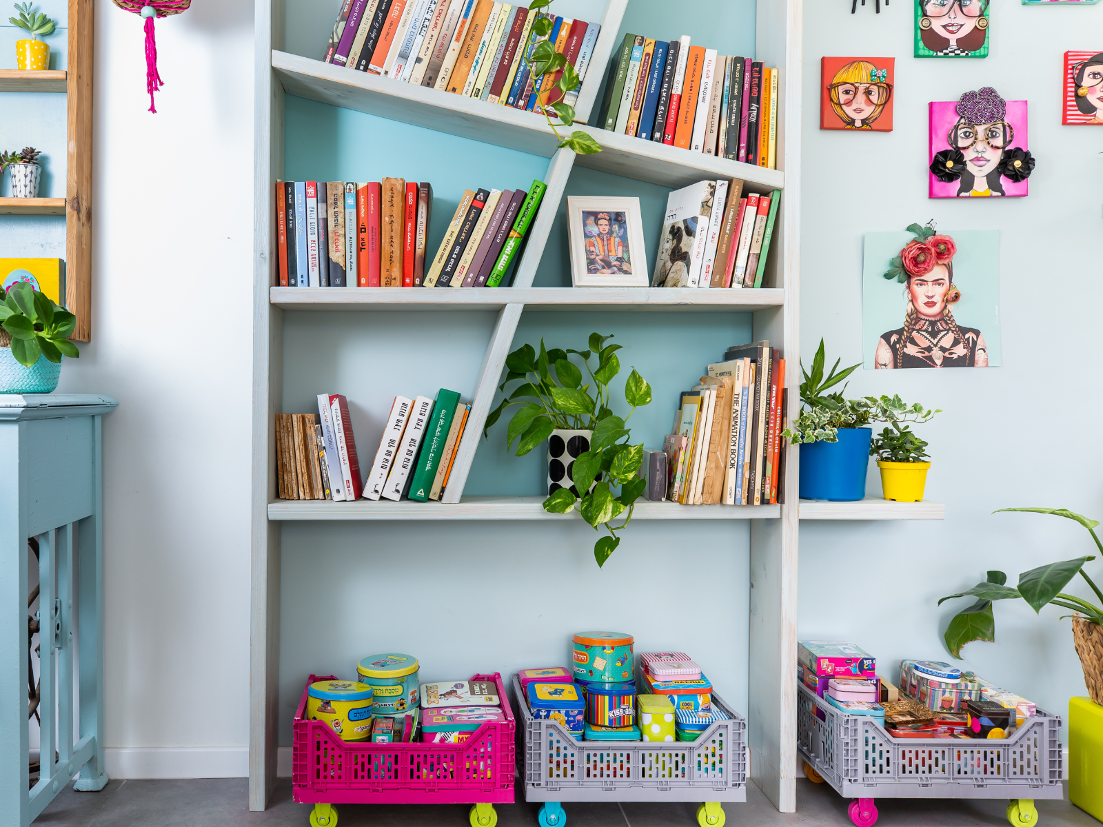 אחסון צבעוני בחדר הילדים