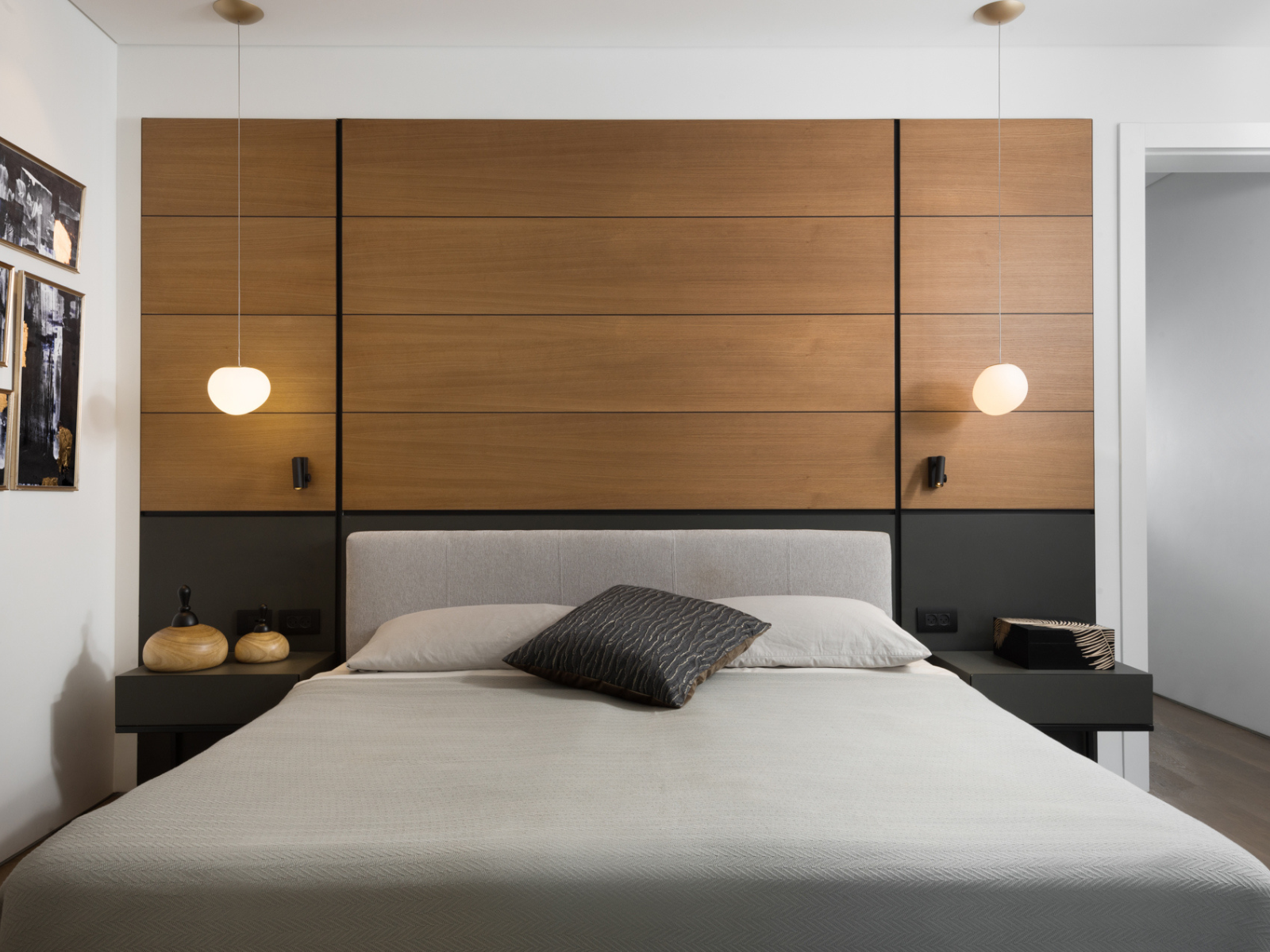 מאסטר שינה בסגנון מודרני ונקי