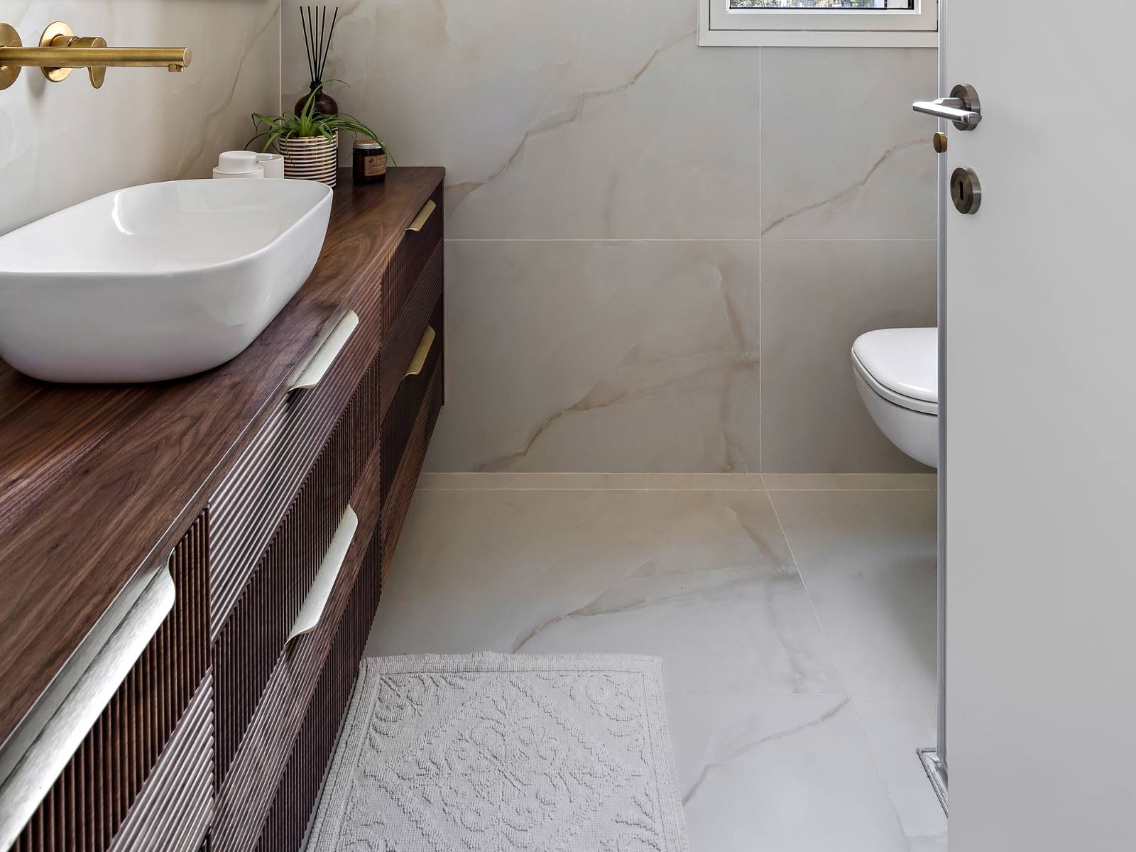 חדר רחצה כללי בדירת נופש בתל-אביב