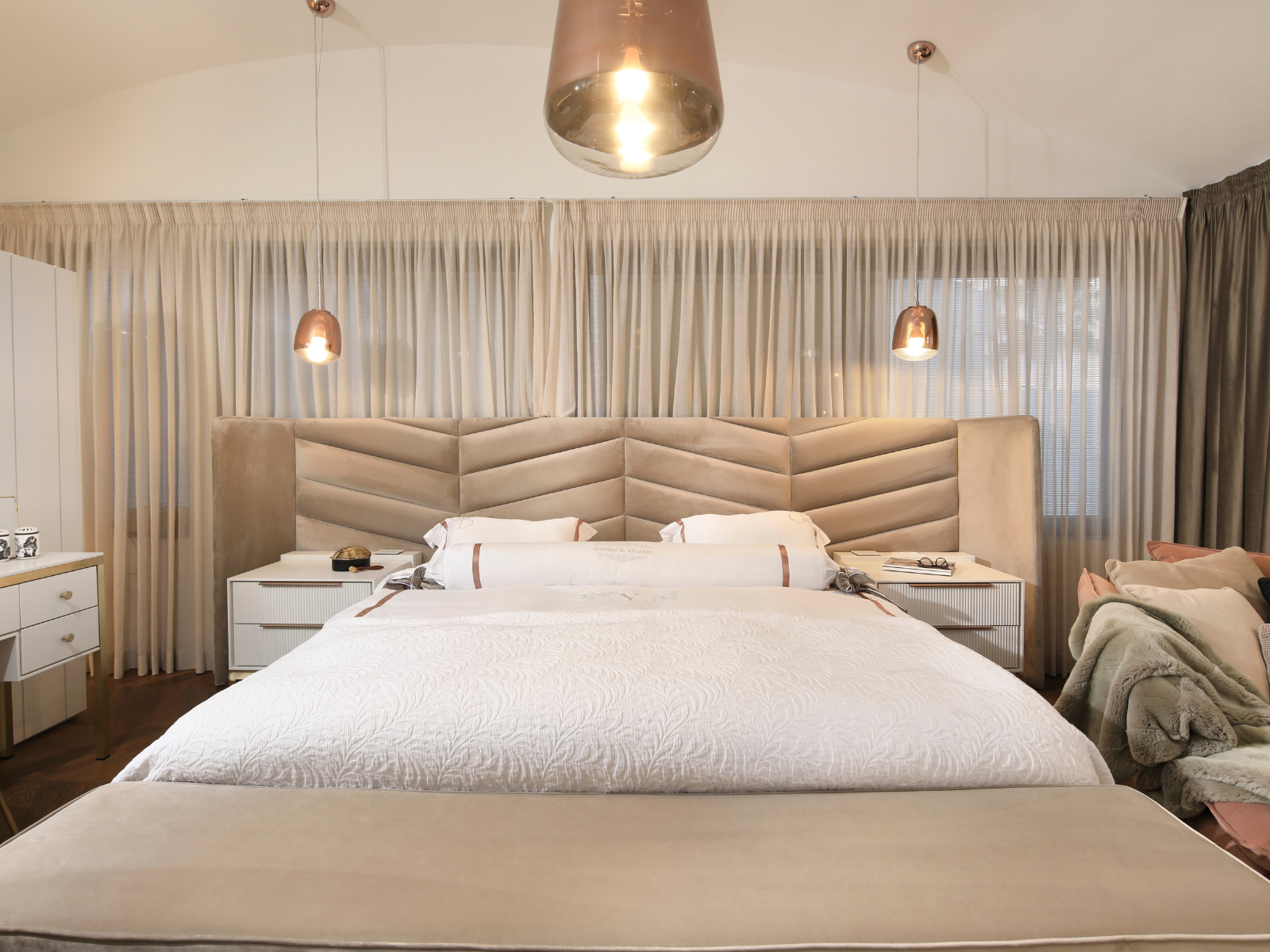 מאסטר שינה בעיצוב אלגנטי