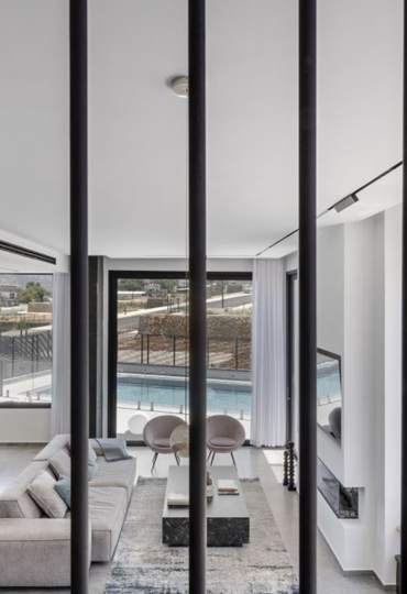 בואו להרגיש אווירה: עיצוב אפור בבית נופש