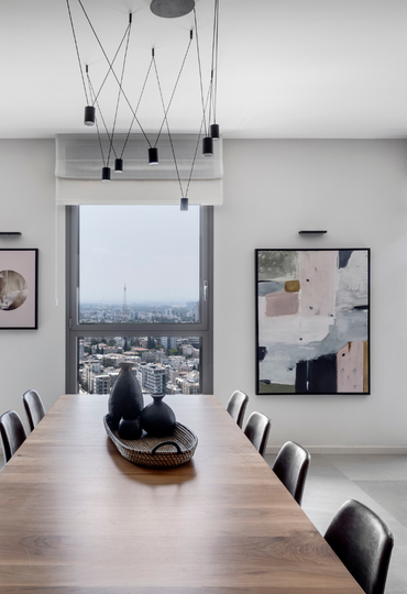 אדריכלי וצבעוני: שדרוג חמים לדירת פנטהאוז