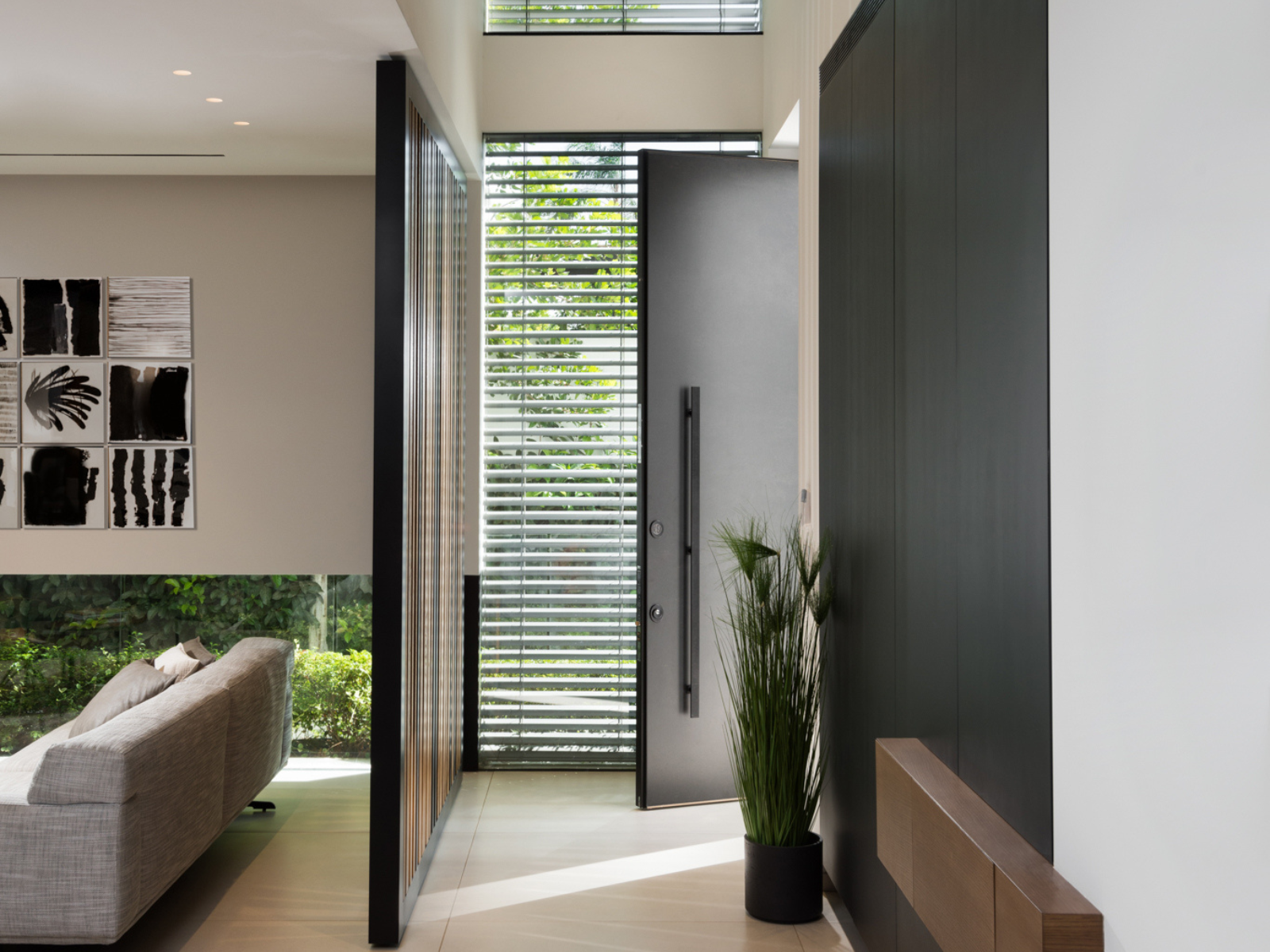 מבואת כניסה בסגנון מודרני ונקי