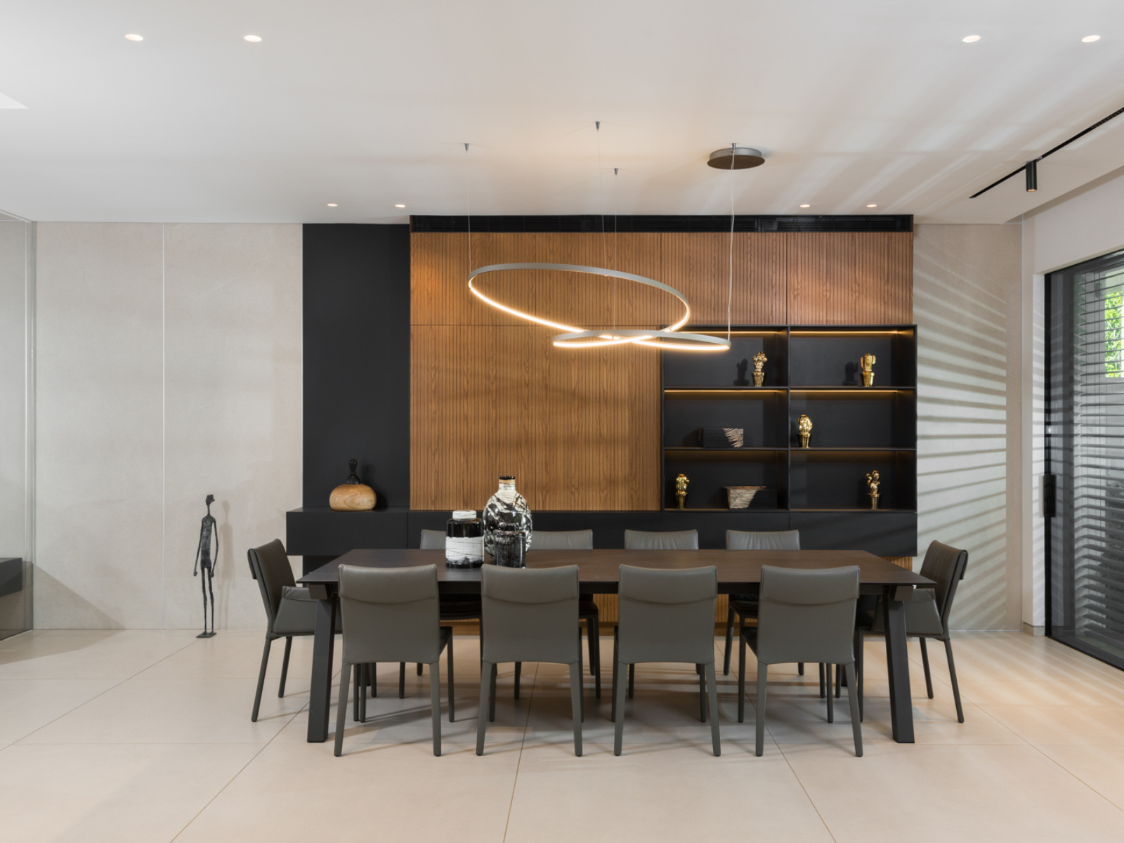 פינת אוכל בסגנון מודרני ונקי