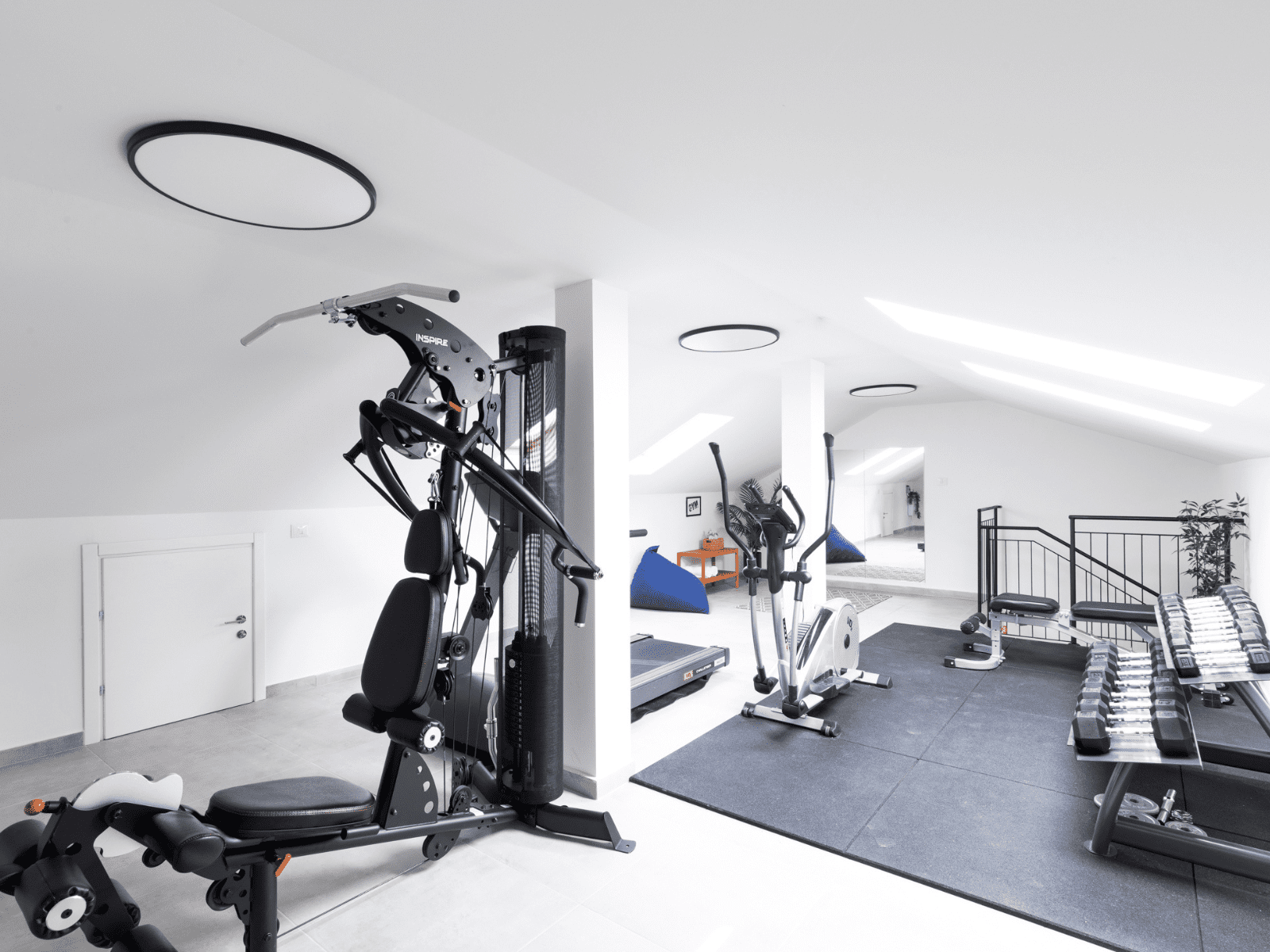 חדר כושר בעליית הגג- הבית הישן