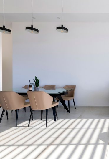 בית בעיצוב נקי ומרענן: הצצה לביתם החדש של זוג צעיר בישוב מנות