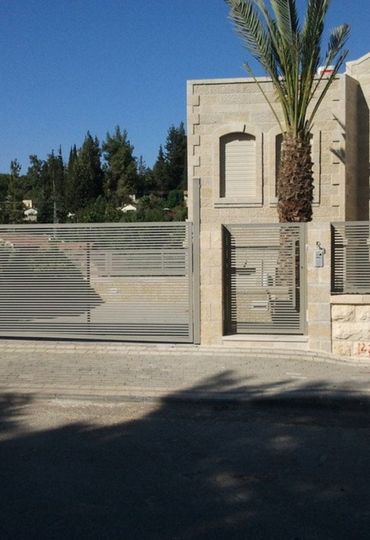 עם חברת סנפיר תוכלו לשלב בין עיצוב לבטיחות