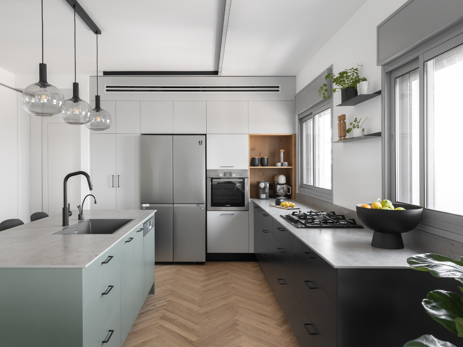 מטבח עם הרבה איחסון