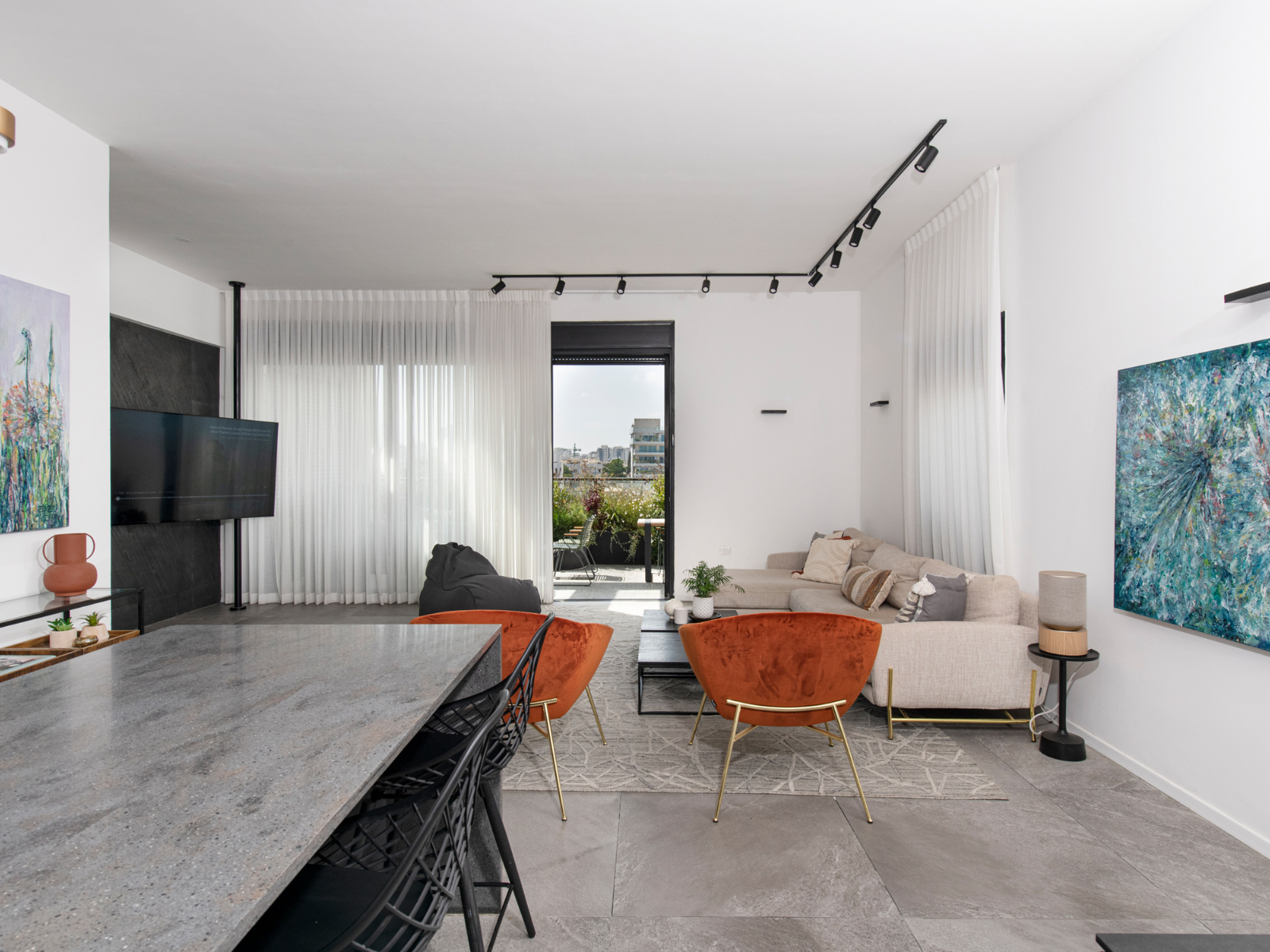 מבט לסלון מעוצב