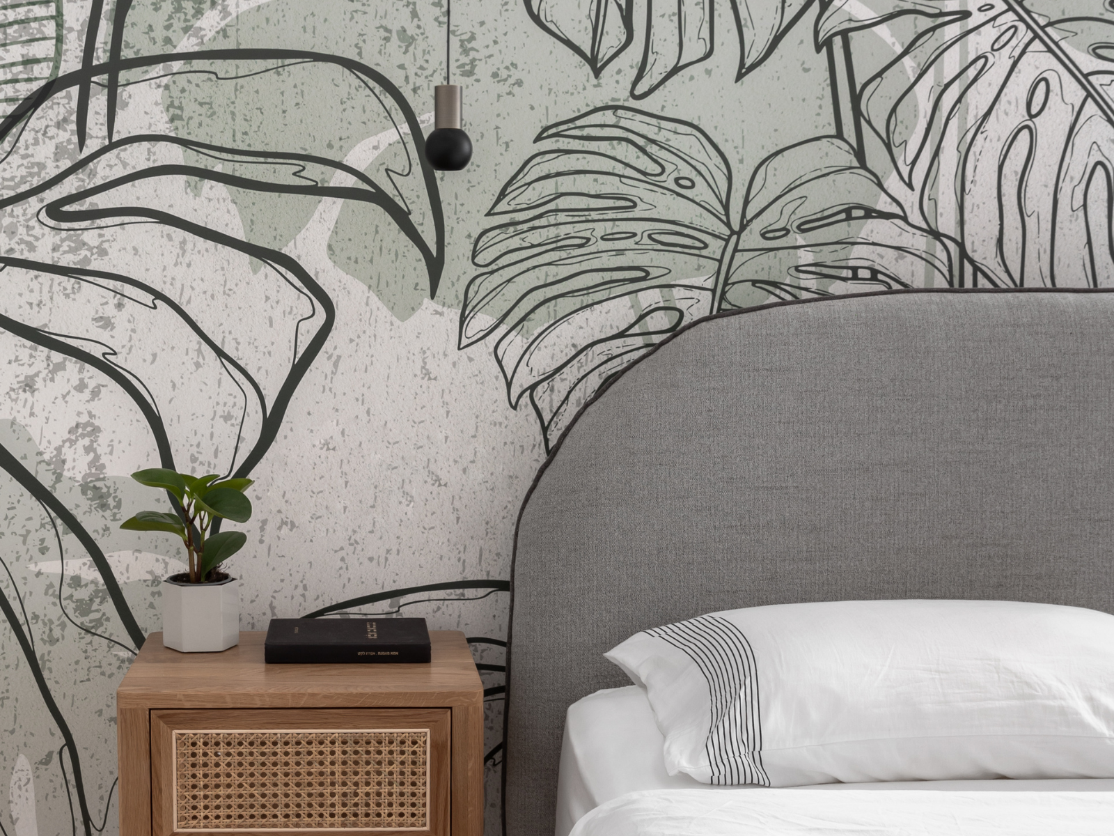 שידה בחדר שינה