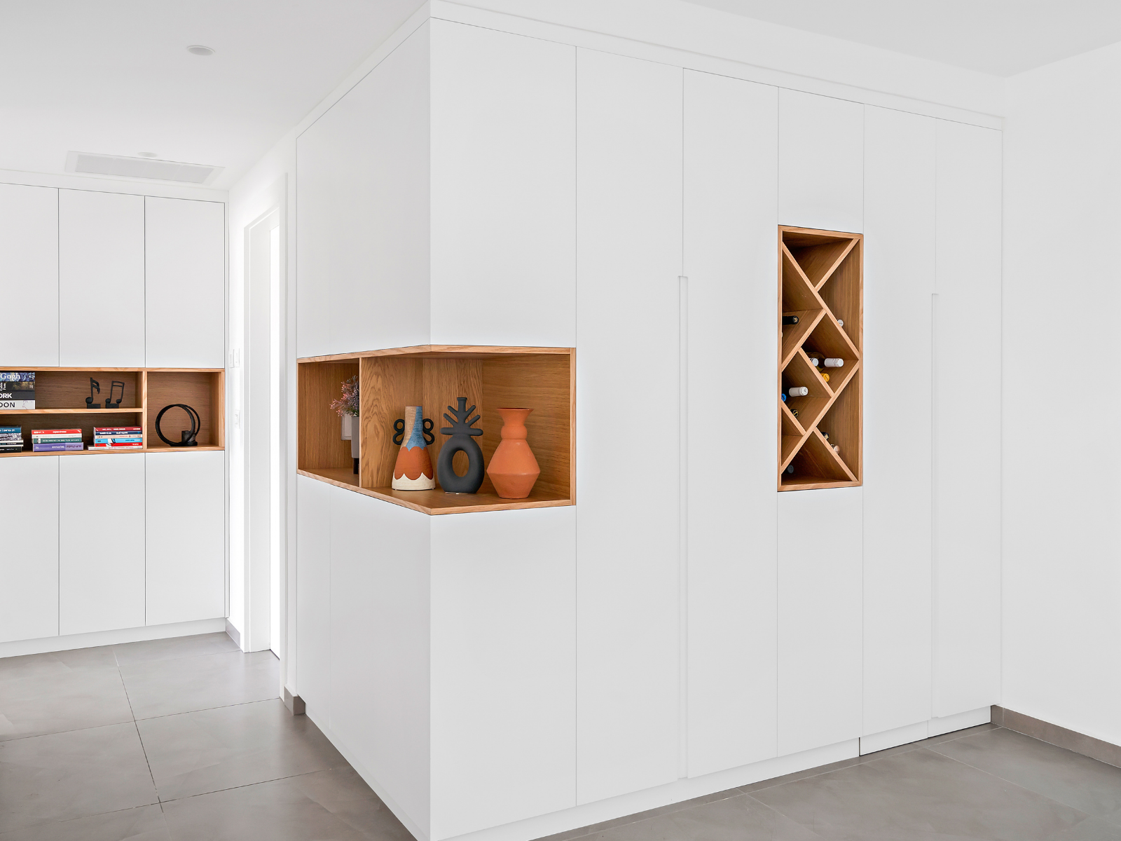 ארון רב תכליתי