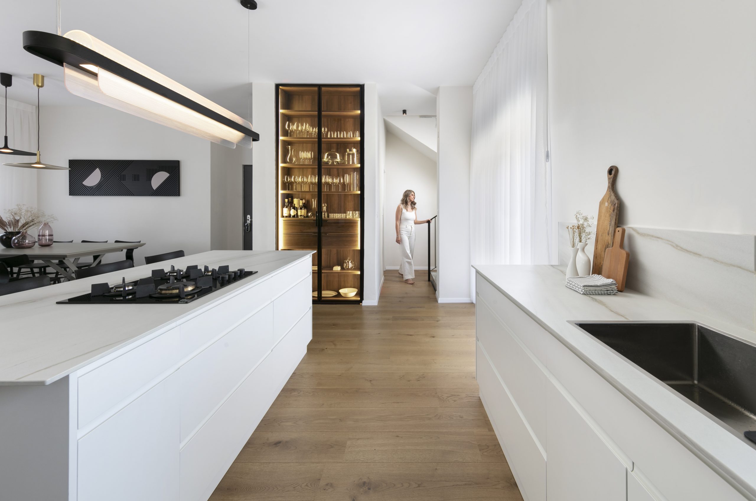 מטבח מודרני לבן