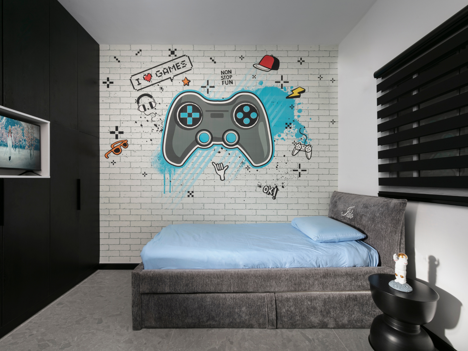 חדר בן עם טפט