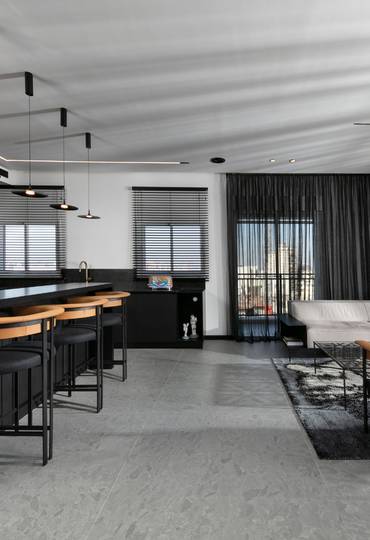 שחור הוא הלבן החדש: המעצב שהגשים את חלומו