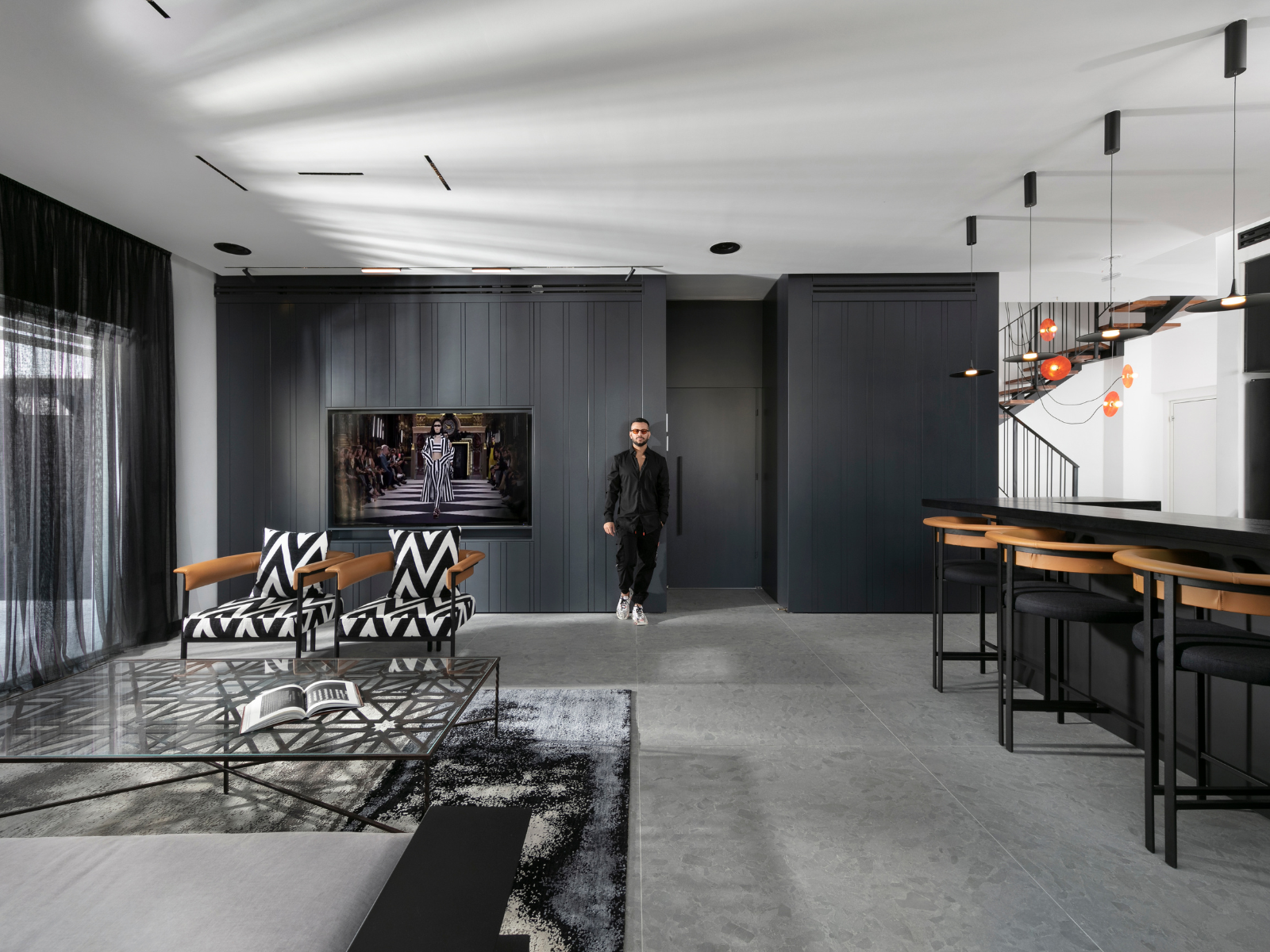 המעצב מיכאל אוחיון