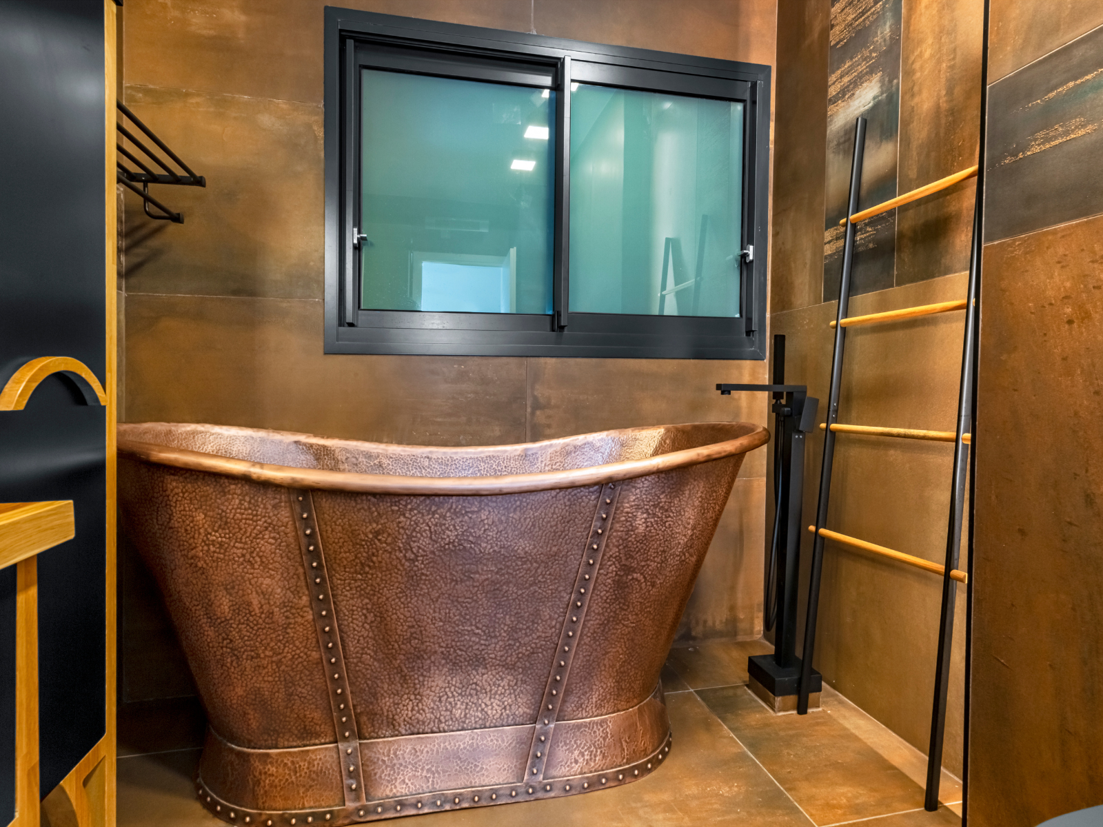 אמבטיית נחושת