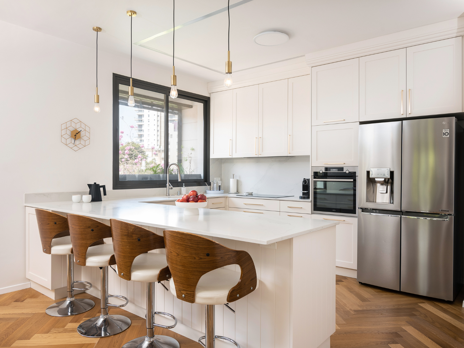 מטבח לבן ואלגנטי