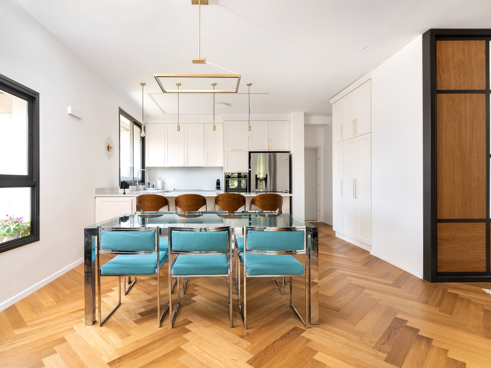 פינת אוכל מודרנית