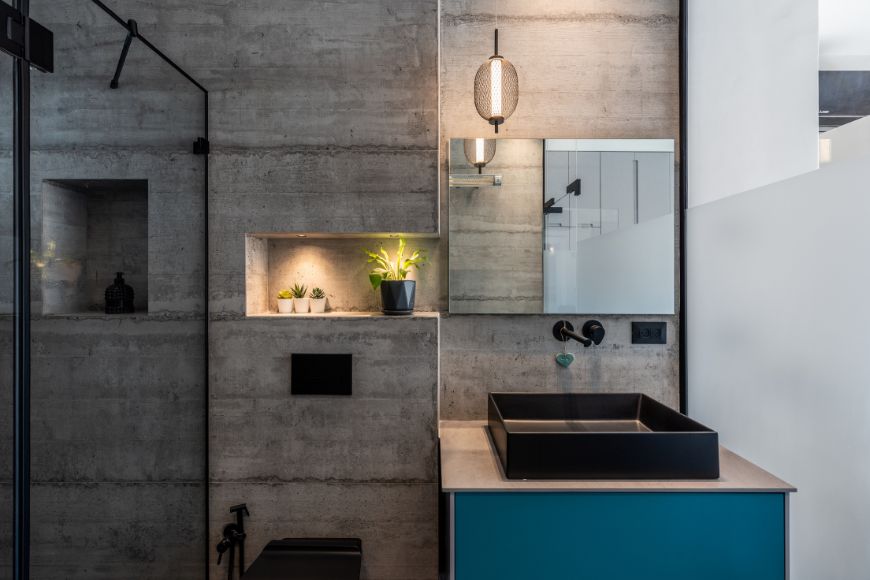 חדר רחצה קיר בטון, עיצוב: עדי ורמוס