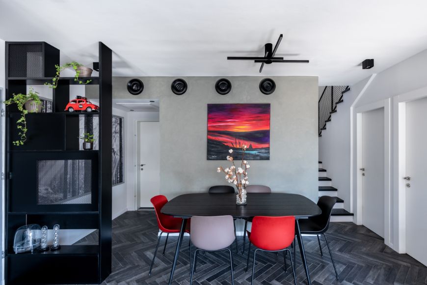 פינת אוכל אדומה, עיצוב: עדי ורמוס