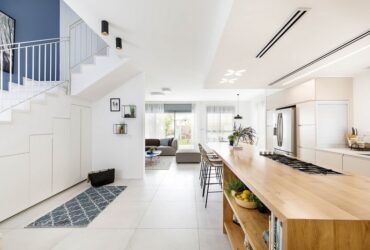 כחול לבן כמו ביוון: שדרוג מלא רוך לקוטג' מקבלן