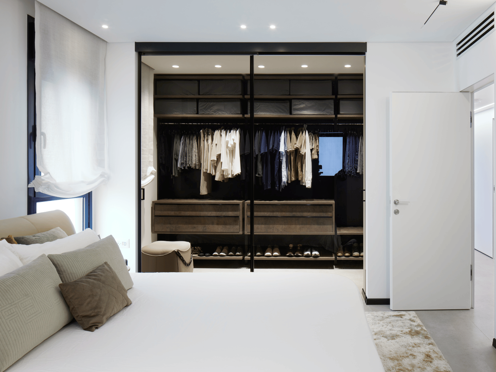 סוויטת הורים וחדר ארונות