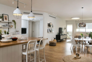 אקלקטיות בשחור-לבן: שיפוץ דירה ישנה בהוד השרון