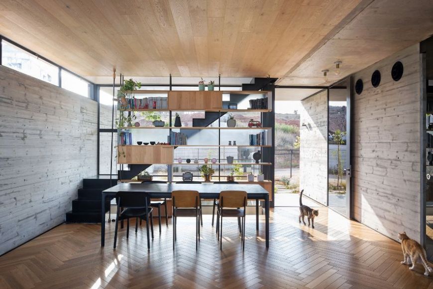 פינת אוכל, ספריה מעוצבת, עיצוב: נורית בן יוסף, צילום: שי אפשטיין